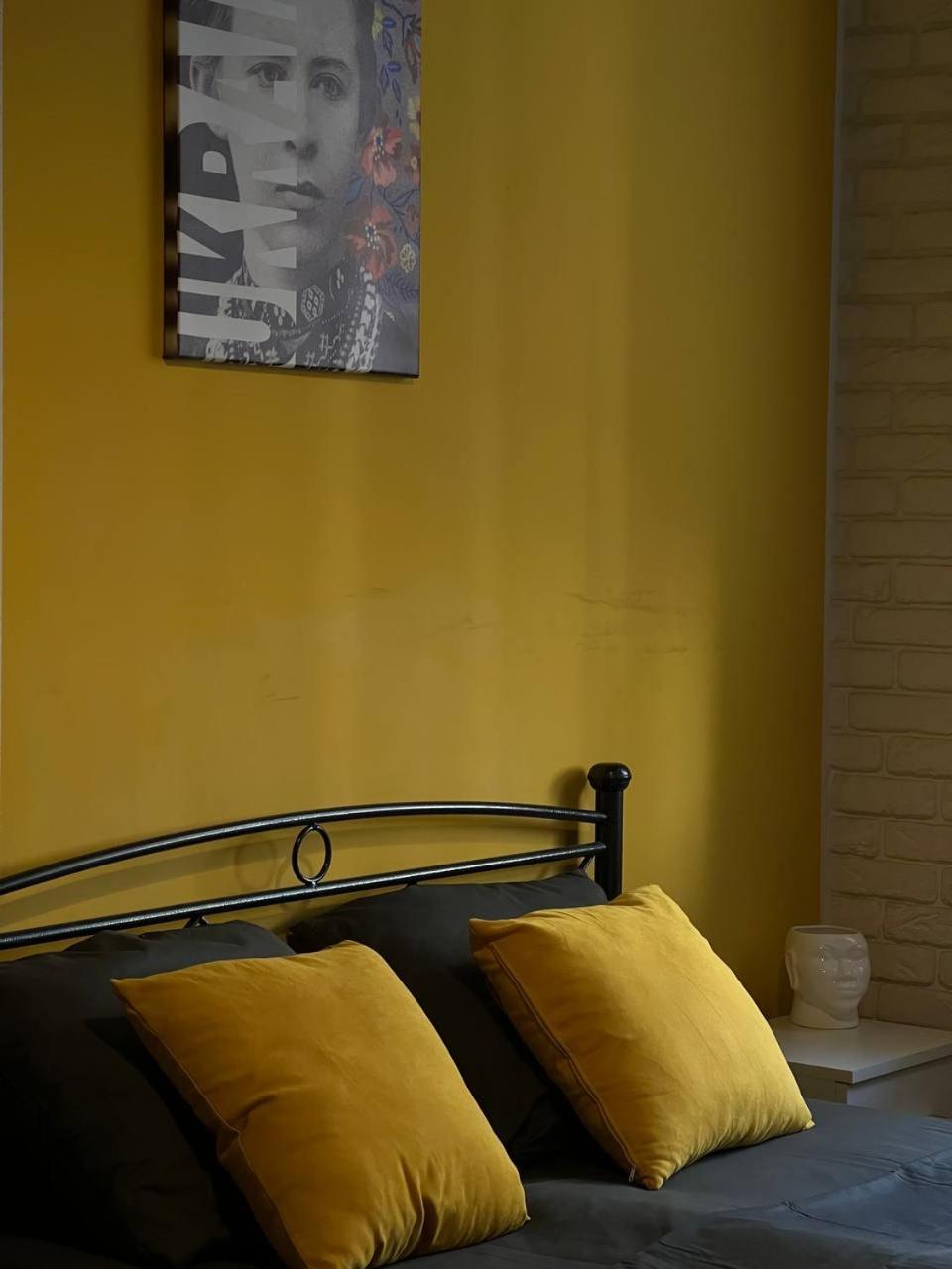Moonlight Hostel Львов Экстерьер фото